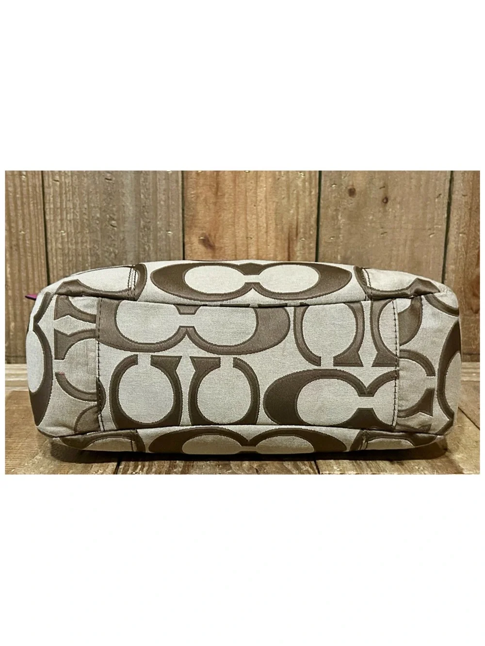 Coach Daisy Outline Signature Emma Tote with Free Scarf & Dust Bag. - Picture 14 of 16